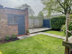 Photo 25- click for photo gallery